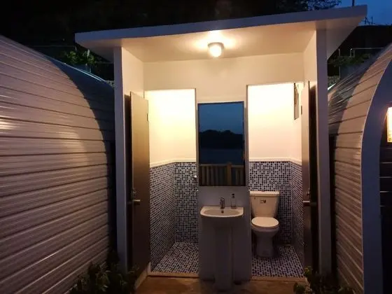 Beach Pod, Shared Bathroom