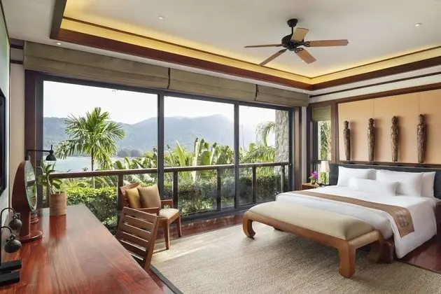 2 Bedroom Pool Suite