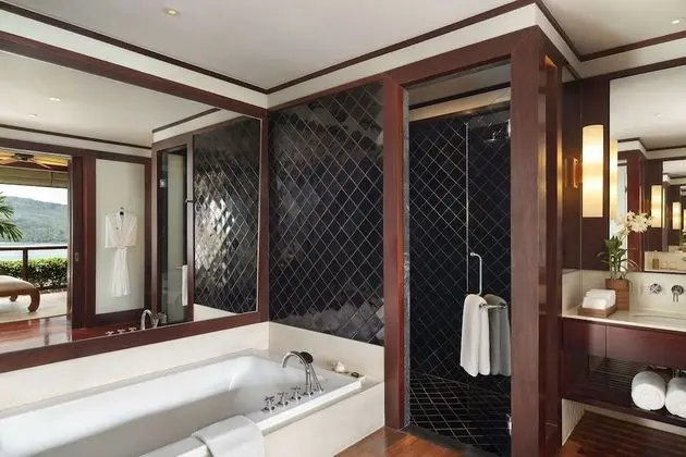2 Bedroom Pool Suite