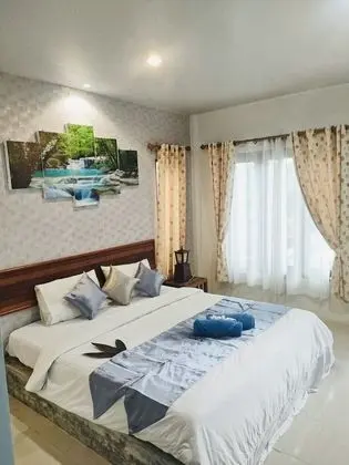 Superior Oda, Havuz Manzaralı