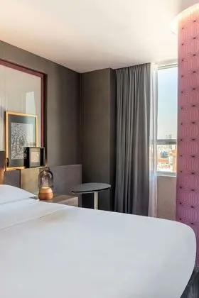 Oda, 1 En Büyük (King) Boy Yatak, Şehir Manzaralı