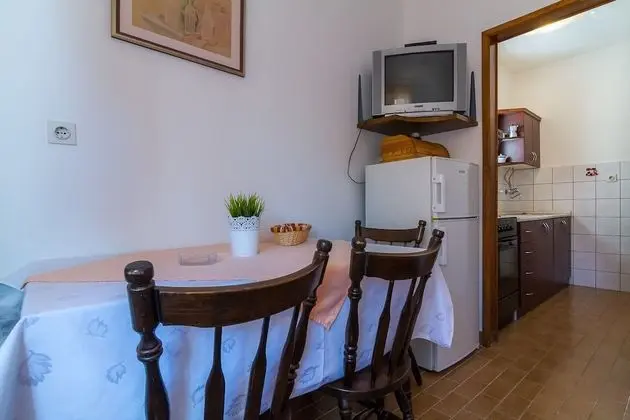 Apart Daire (Anđela - 80 m from beach - A2(2+2))