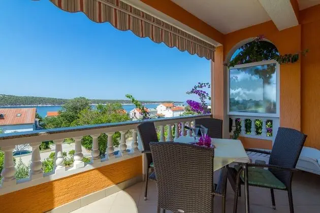 Apart Daire (Anđela - 80 m from beach - A2(2+2))