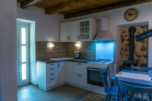 Ev (Anđeli - nice and comfortable house )