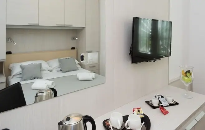 Luxury Tek Büyük Yataklı Oda