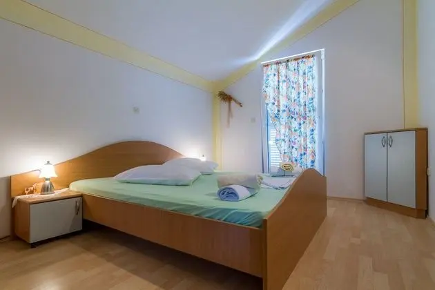 Apart Daire (Anđeo - 80 m from beach - A4(2+2))