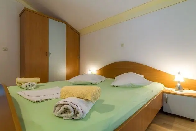 Apart Daire (Anđeo - 80 m from beach - A4(2+2))