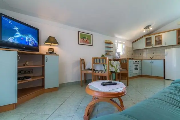 Apart Daire (Anđeo - 80 m from beach - A4(2+2))