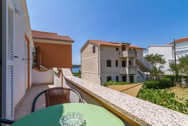 Apart Daire (Anđeo - 80 m from beach - A4(2+2))