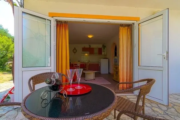 Apart Daire (Anđeo - 80 m from beach - A5(2+2))