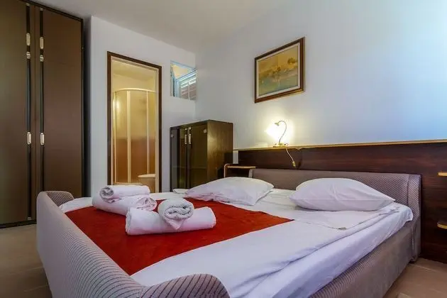 Apart Daire (Anđeo - 80 m from beach - A5(2+2))