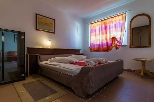 Apart Daire (Anđeo - 80 m from beach - A5(2+2))