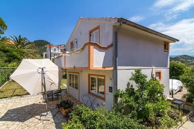 Apart Daire (Anđeo - 80 m from beach - A5(2+2))