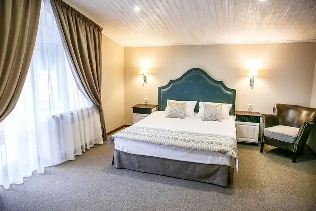 Deluxe Tek Büyük Yataklı Oda (With Bath)