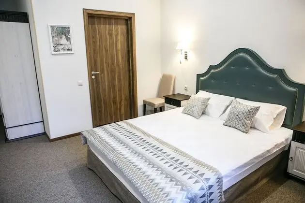 Deluxe Tek Büyük Yataklı Oda (With Bath)