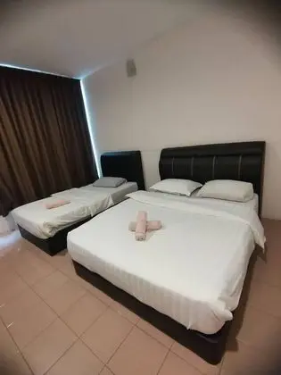 Üç Kişilik Oda (B)