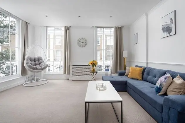 Three Bedroom Apartment with Roof Terrace