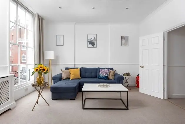 Three Bedroom Apartment with Roof Terrace