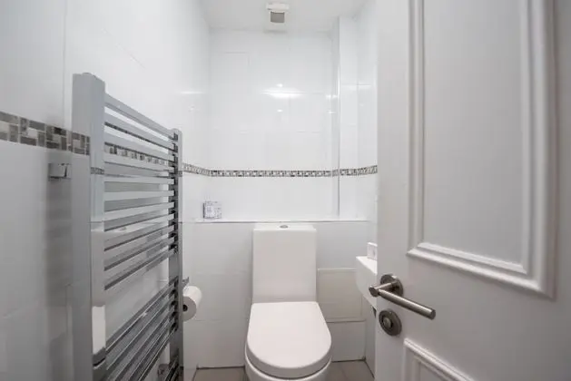 Two Bedroom Apartment with Roof Terrace