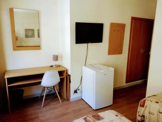 Basic Tek Büyük veya İki Ayrı Yataklı Oda
