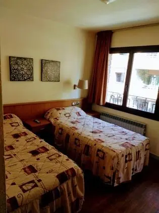 Basic Tek Büyük veya İki Ayrı Yataklı Oda