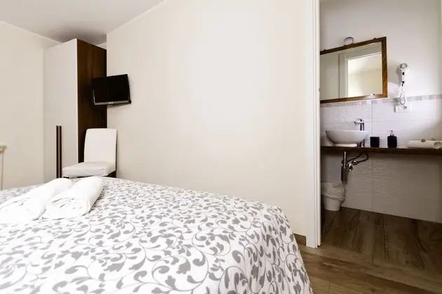 Classic Tek Büyük Yataklı Oda