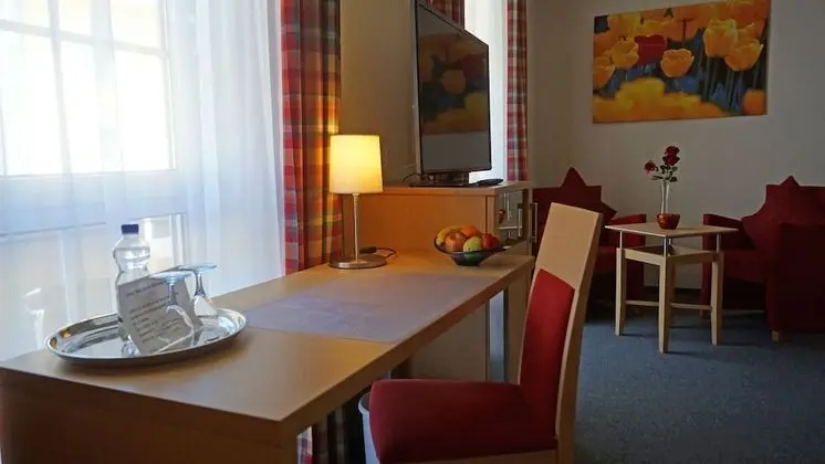 Deluxe Tek Büyük Yataklı Oda, Engellilere Uygun, Özel Banyo (mit Balkon)