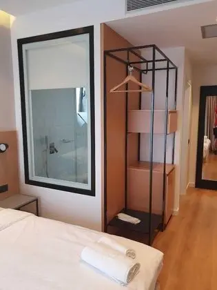 Traditional Tek Büyük Yataklı Oda