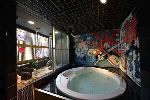 Tek Kişilik Oda, Sigara İçilmez, Ortak Banyo