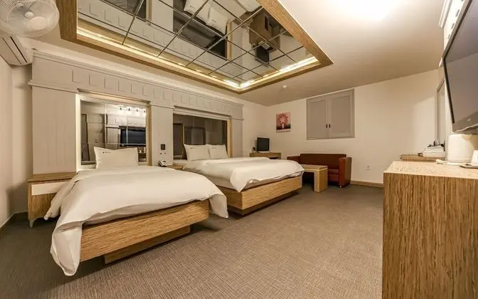 Oda (Deluxe room-TWIN (high quality beddin)