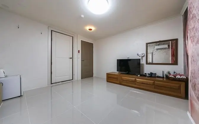 Oda (Ondol-Korean buffet breakfast (100% s)