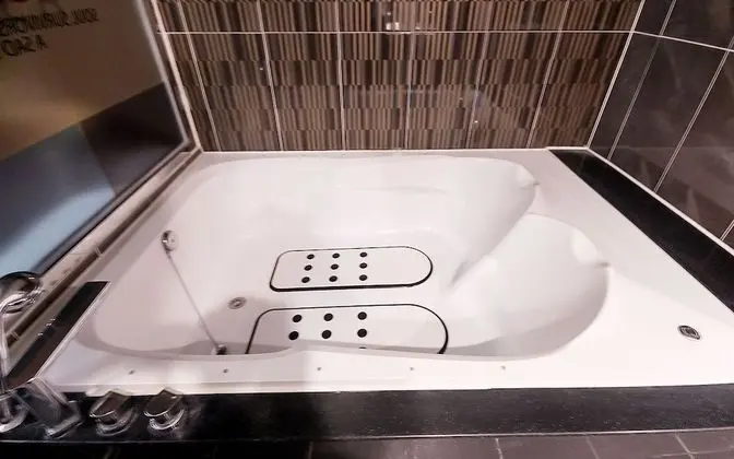 Oda (VIP-Double floor terrace (Netflix vie)