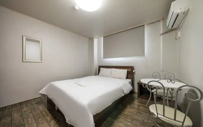 Oda (Comfy Standard (Netflix Available))