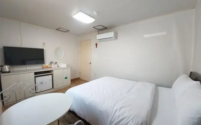 Oda (Comfy Standard (Netflix Available))