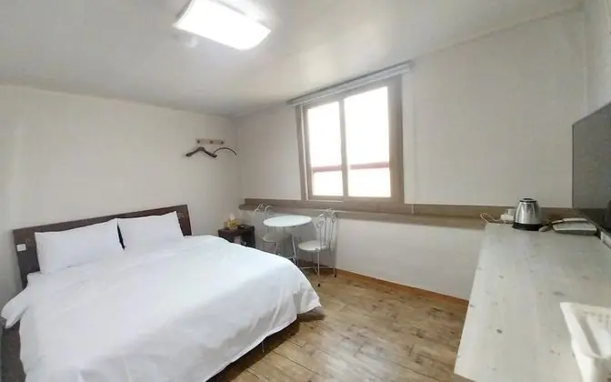 Oda (Comfy Standard (Netflix Available))