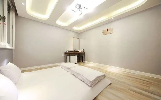 Oda (Korean Room (Ondol/Netflix Available/)