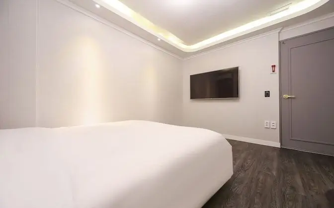 Oda (Standard (Netflix Available/Air Purif)