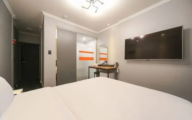 Oda (Standard (Netflix Available/Air Purif)