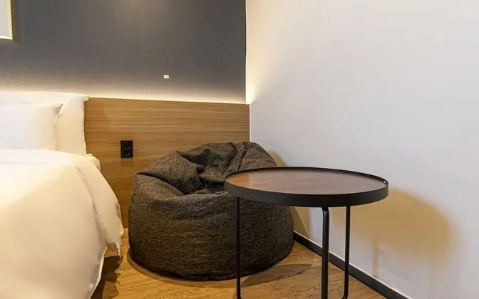 Oda (Standard (air purifier Netflix viewin)