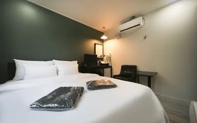 Oda (Mini room (Netflix available/air puri)