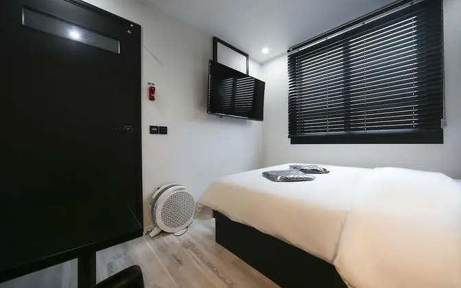 Oda (Mini room (Netflix available/air puri)