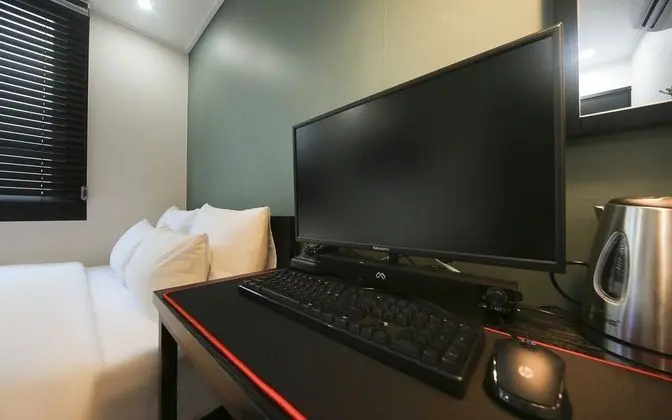 Oda (Mini room (Netflix available/air puri)