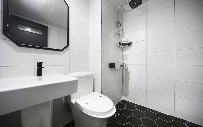 Oda (Mini room (Netflix available/air puri)