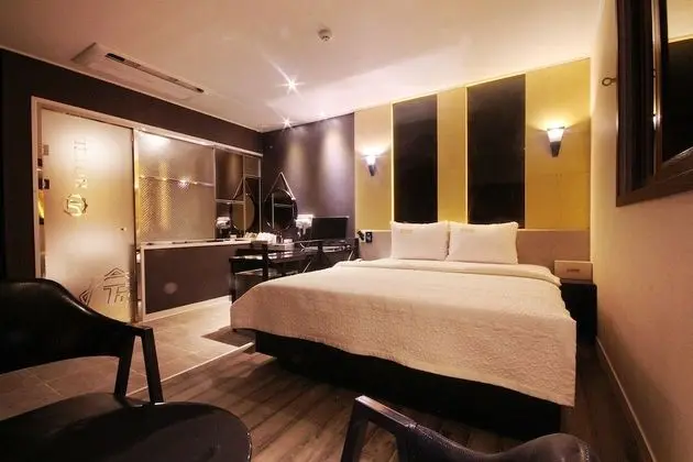 Oda (Natural Modern (bathtub))