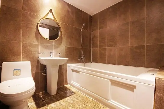 Oda (Natural Modern (bathtub))