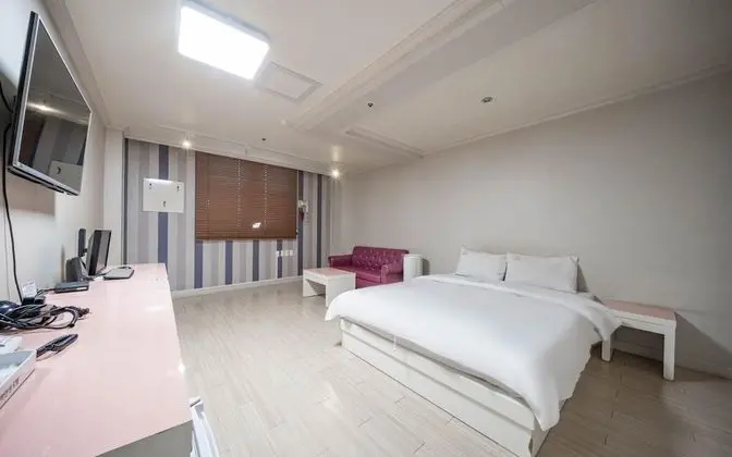 Oda (Standard (air purifier/luxury bidet/r)