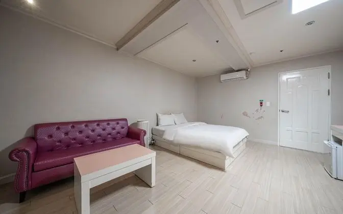 Oda (Standard (air purifier/luxury bidet/r)