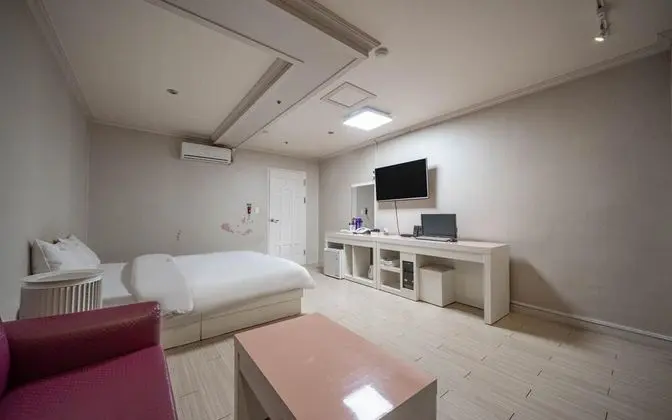 Oda (Standard (air purifier/luxury bidet/r)