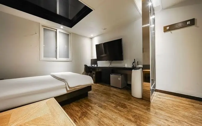 Oda (Special room (Netflix viewing/air pur)