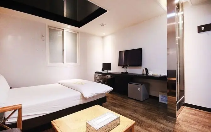 Oda (Special room (Netflix viewing/air pur)